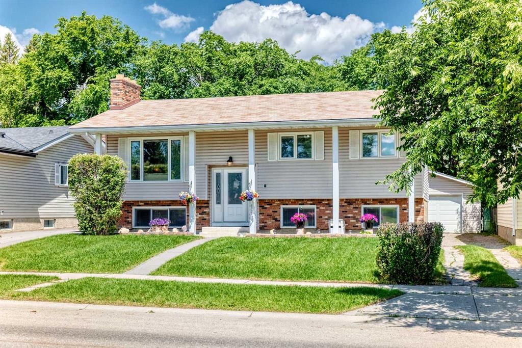 11335 Braeside Drive SW, Calgary — main listing photo