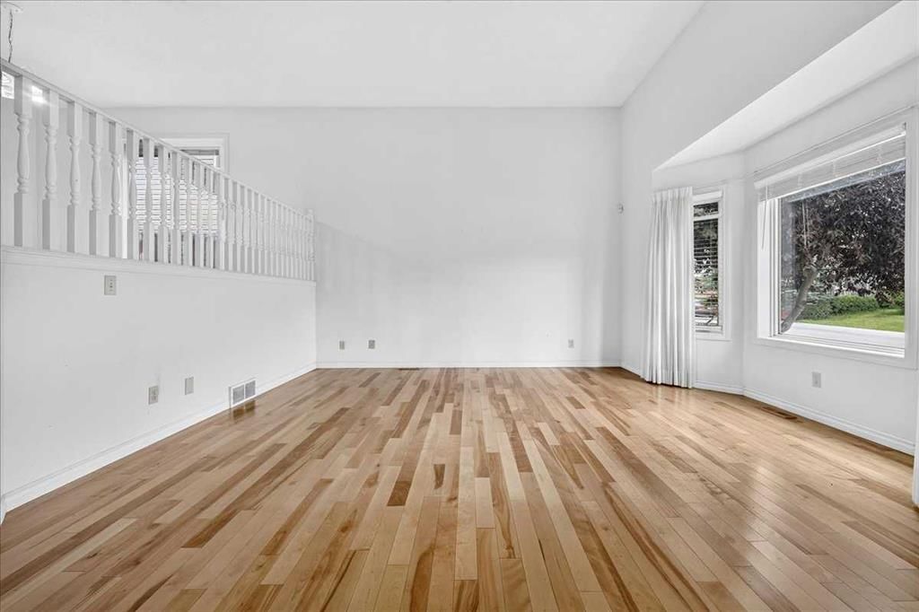 67 Rivercrest Circle SE, Calgary — photo 5 of 50