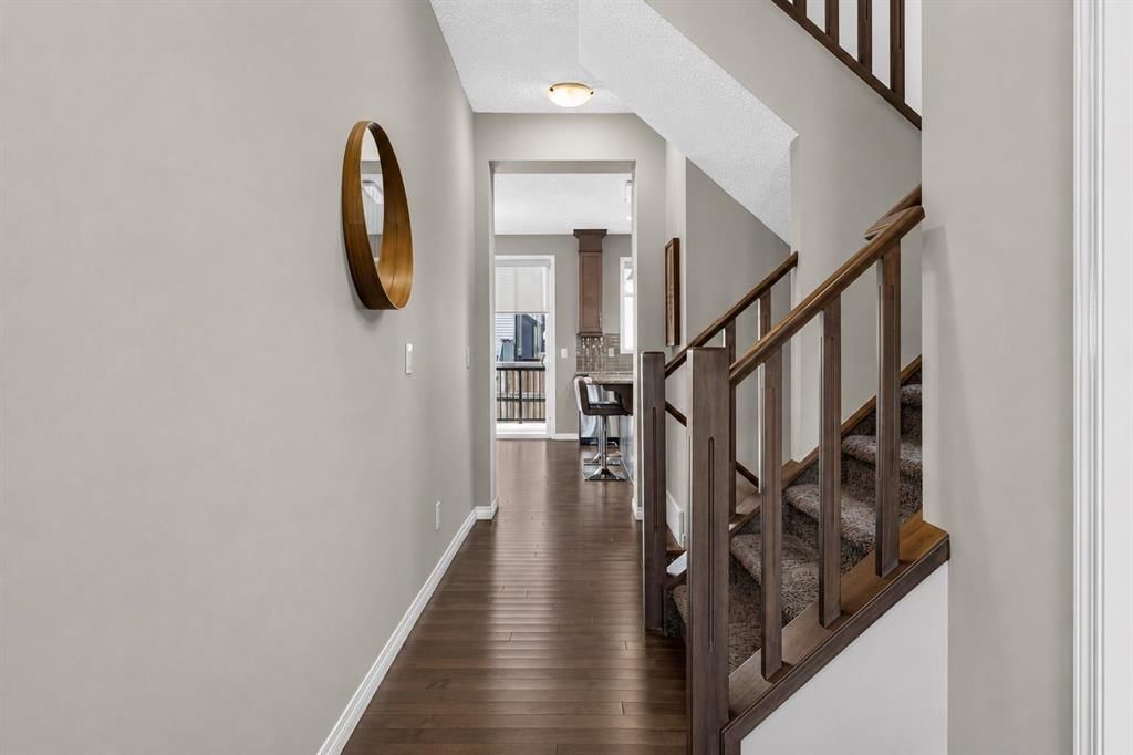 150 Osborne Rise SW, Airdrie — photo 4 of 42