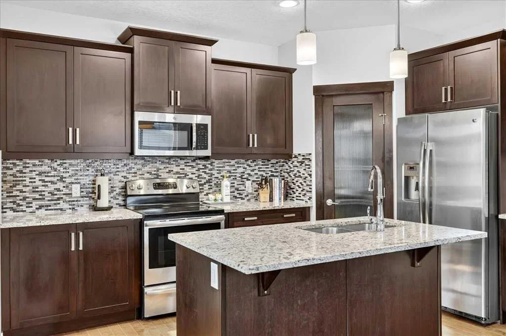 28 Evansborough Gate NW, Calgary — photo 3 of 50