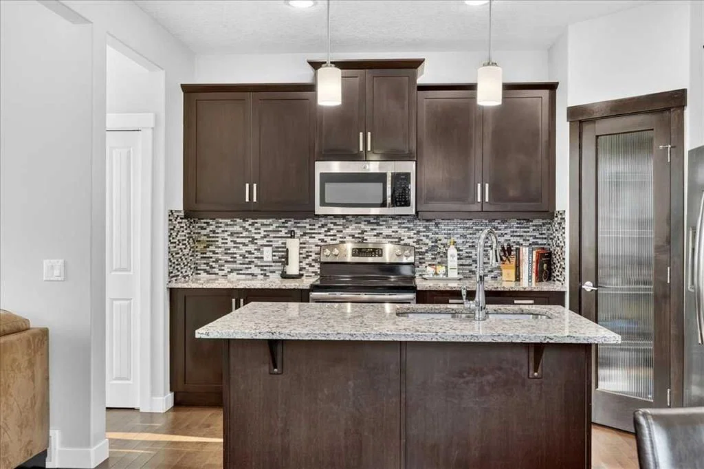 28 Evansborough Gate NW, Calgary — photo 4 of 50