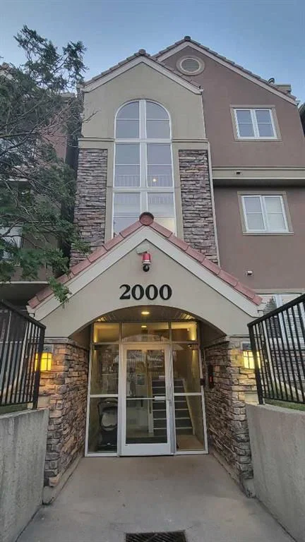 13, 2000 Edenwold Heights NW, Calgary — photo 2 of 35
