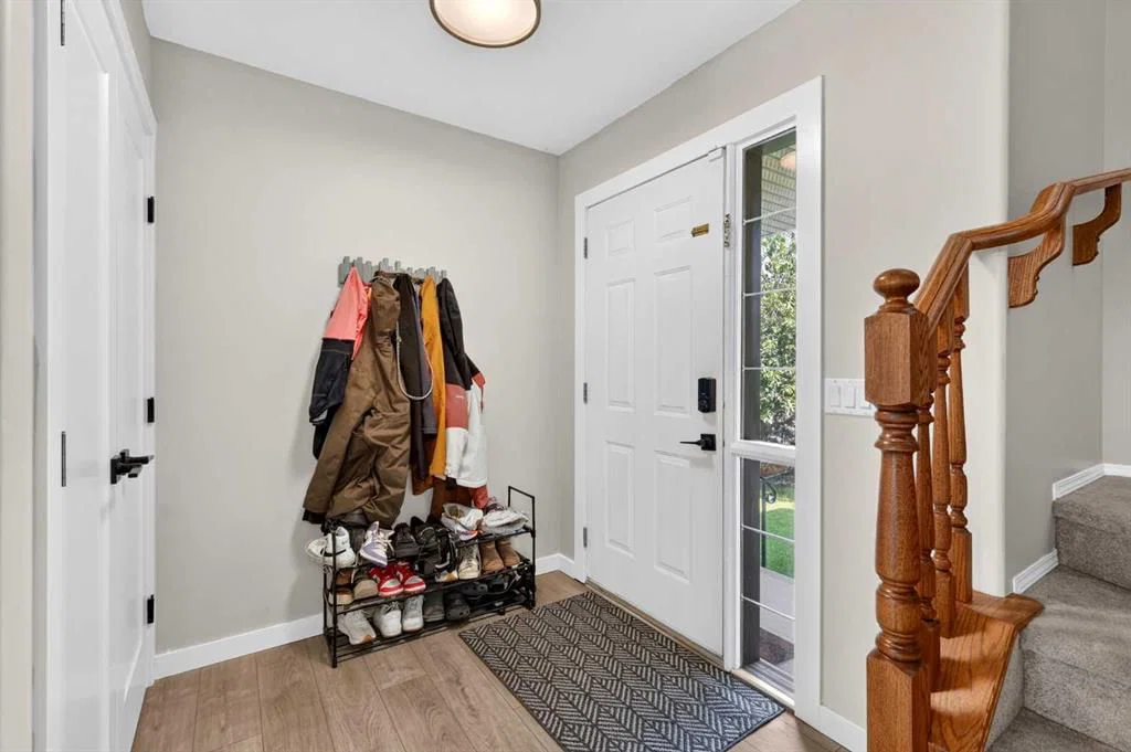 261 Panamount Hill NW, Calgary — photo 3 of 32