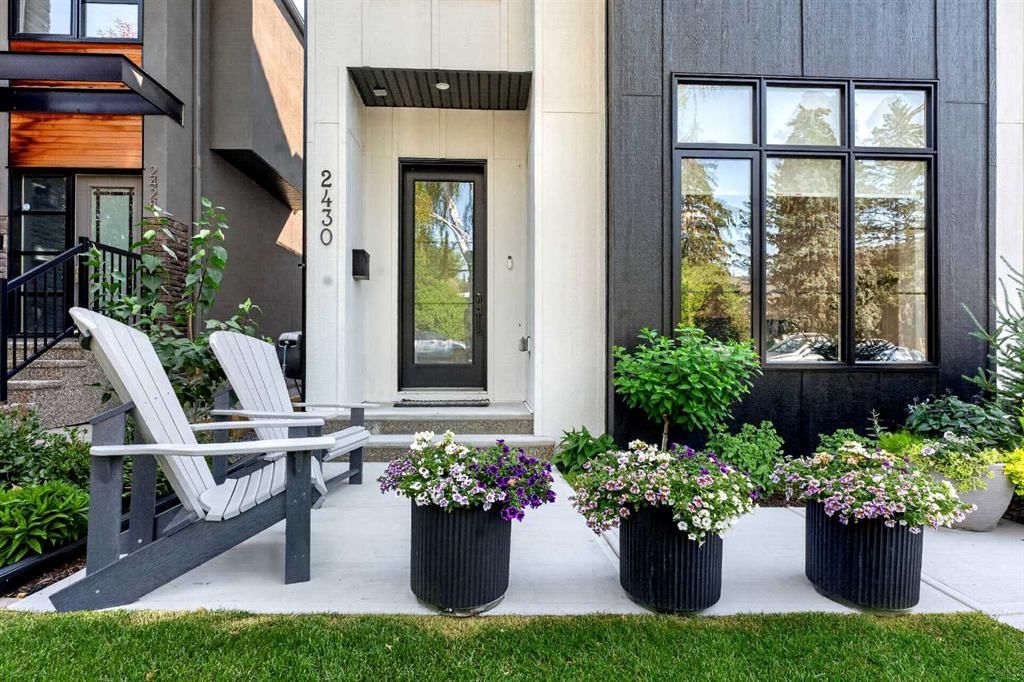2430 26 Street SW, Calgary — photo 4 of 50