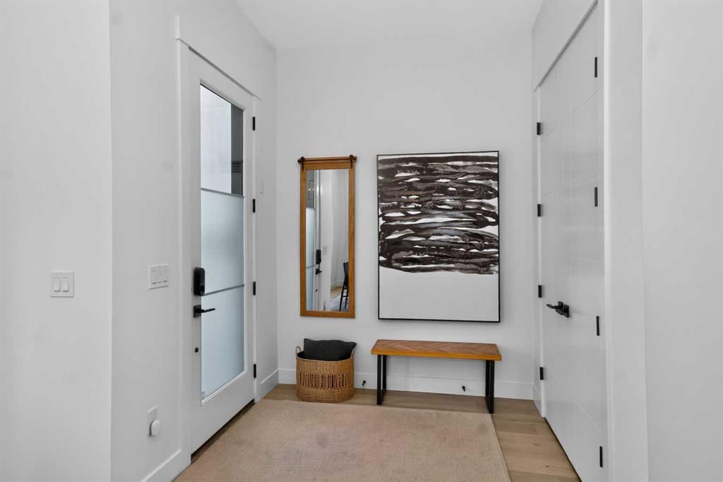 2430 26 Street SW, Calgary — photo 5 of 50
