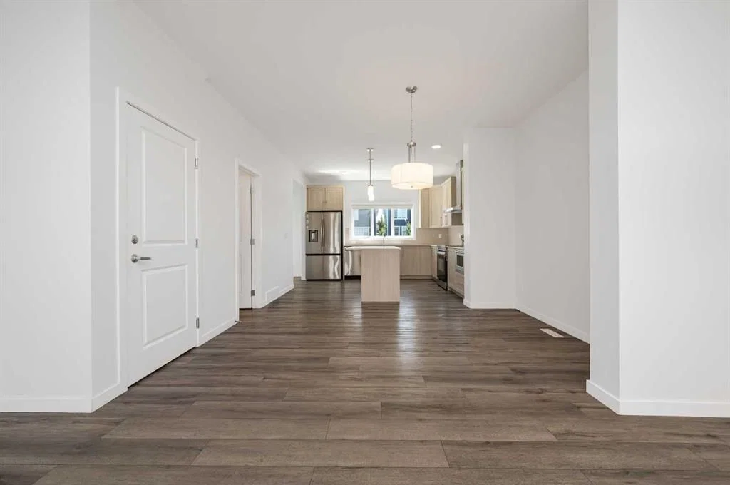 399 Magnolia Drive SE, Calgary — photo 3 of 50