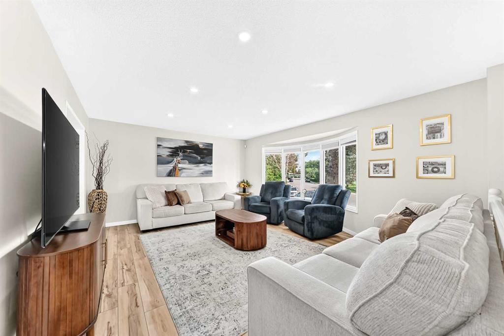 4 Marbrooke Circle NE, Calgary — photo 4 of 50