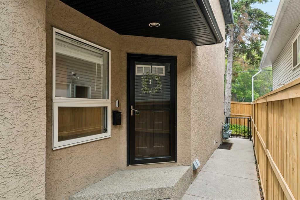 2, 423 13 Avenue NE, Calgary — photo 3 of 36