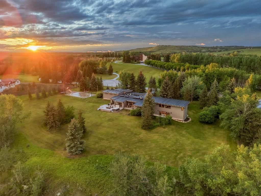 183 Pinebrook Way SW, Rural Rocky View County — main listing photo