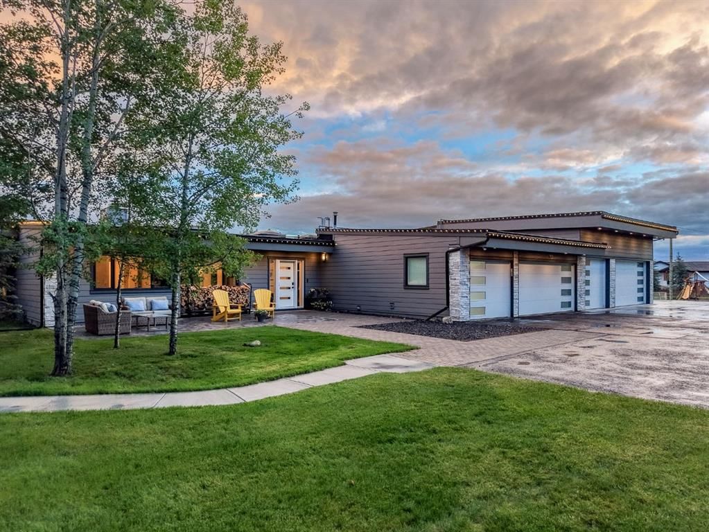 183 Pinebrook Way SW, Rural Rocky View County — photo 4 of 50