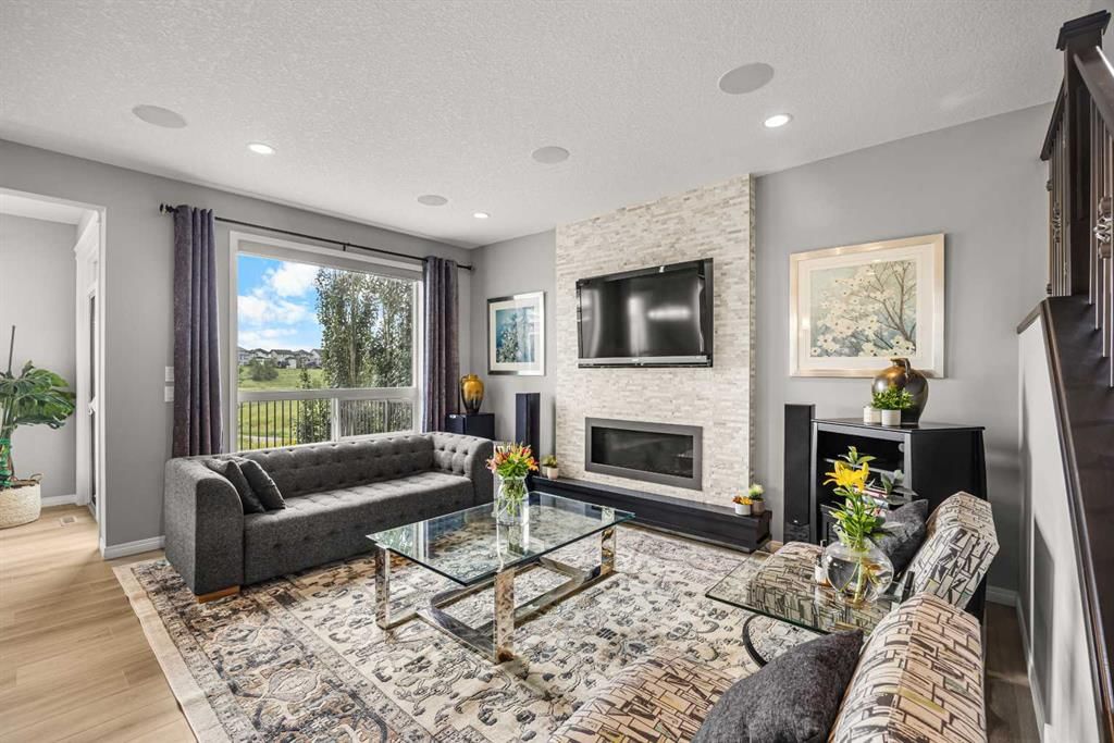208 Panton Road NW, Calgary — photo 4 of 49