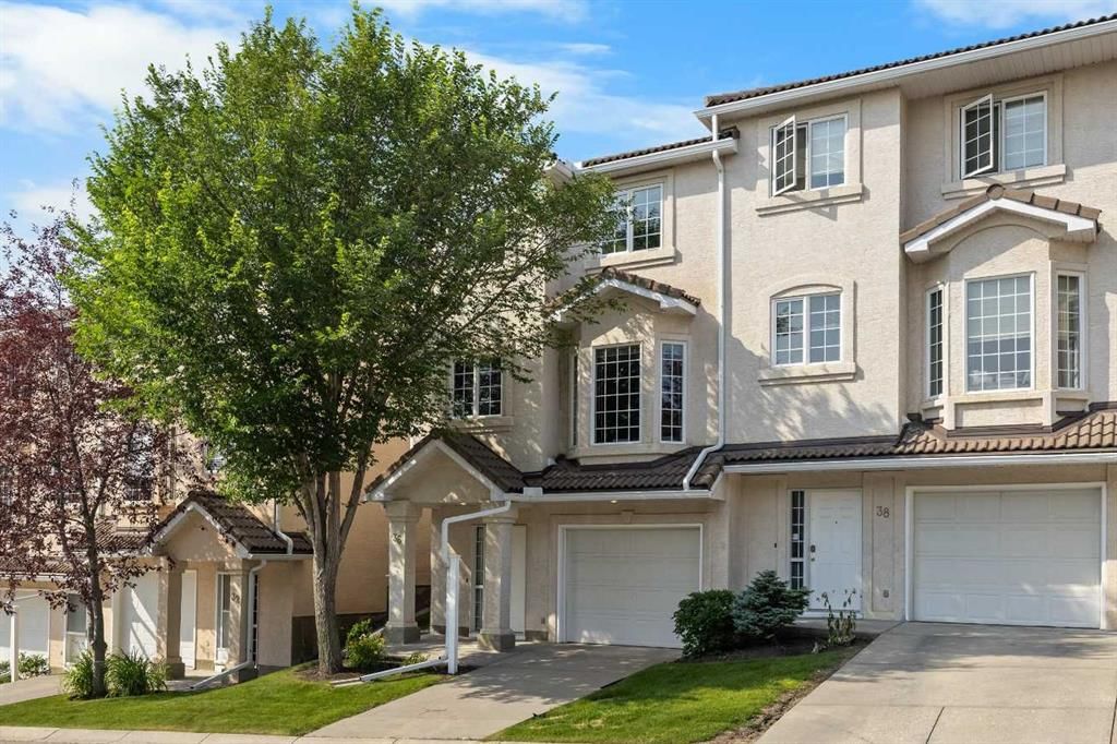 36 Hamptons Link NW, Calgary — main listing photo