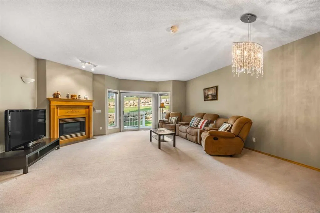 36 Hamptons Link NW, Calgary — photo 2 of 38