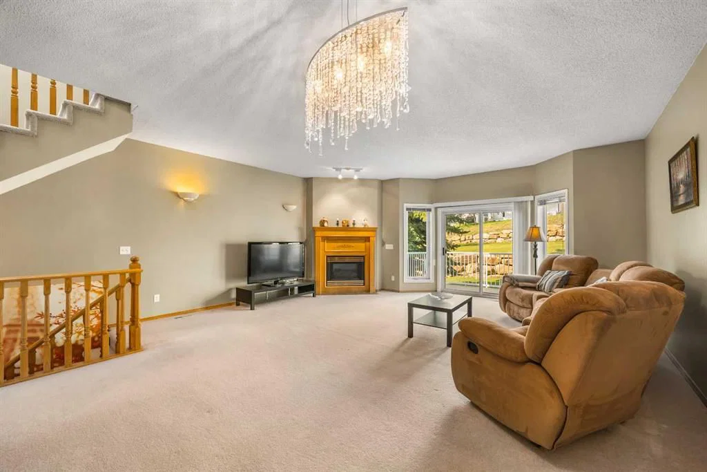 36 Hamptons Link NW, Calgary — photo 3 of 38