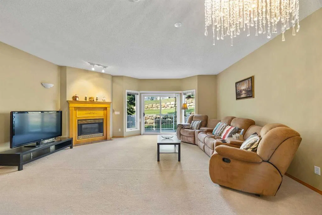 36 Hamptons Link NW, Calgary — photo 4 of 38