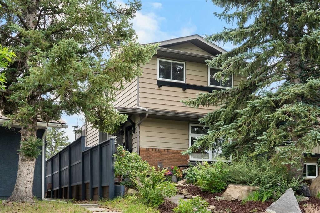 8424 Berkley Road NW, Calgary — photo 2 of 31