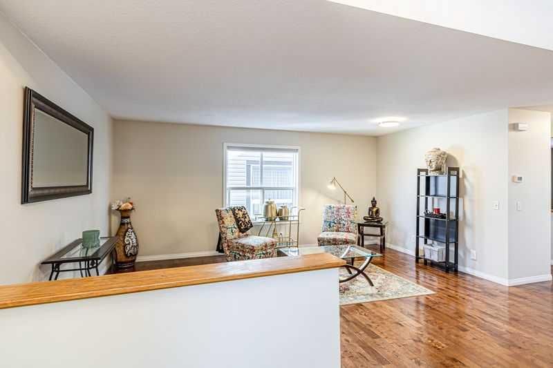 8389 saddleridge Drive NE, Calgary — photo 4 of 32