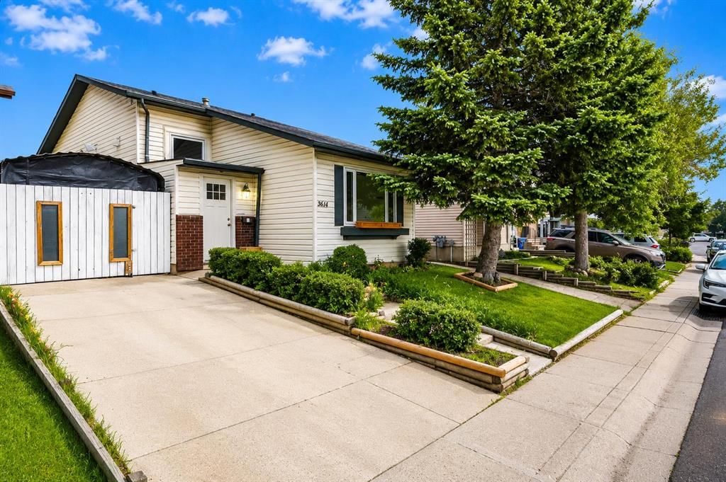 3614 39 Street NE, Calgary — photo 3 of 33