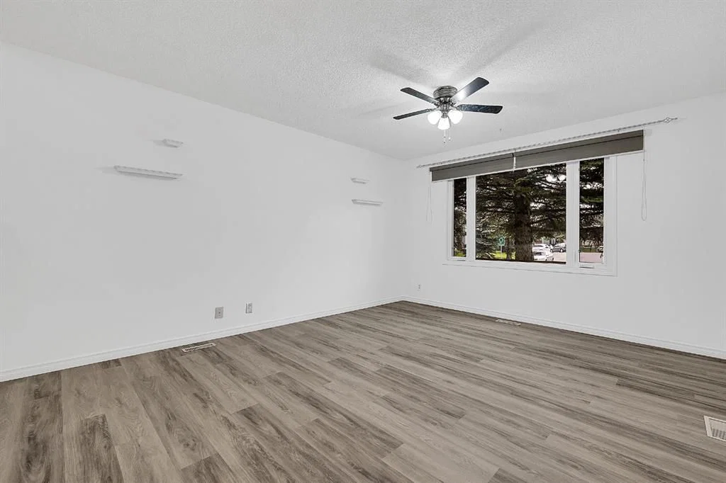3614 39 Street NE, Calgary — photo 5 of 33