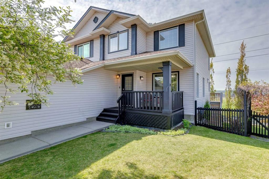 98 Sierra Nevada Green SW, Calgary — photo 2 of 43