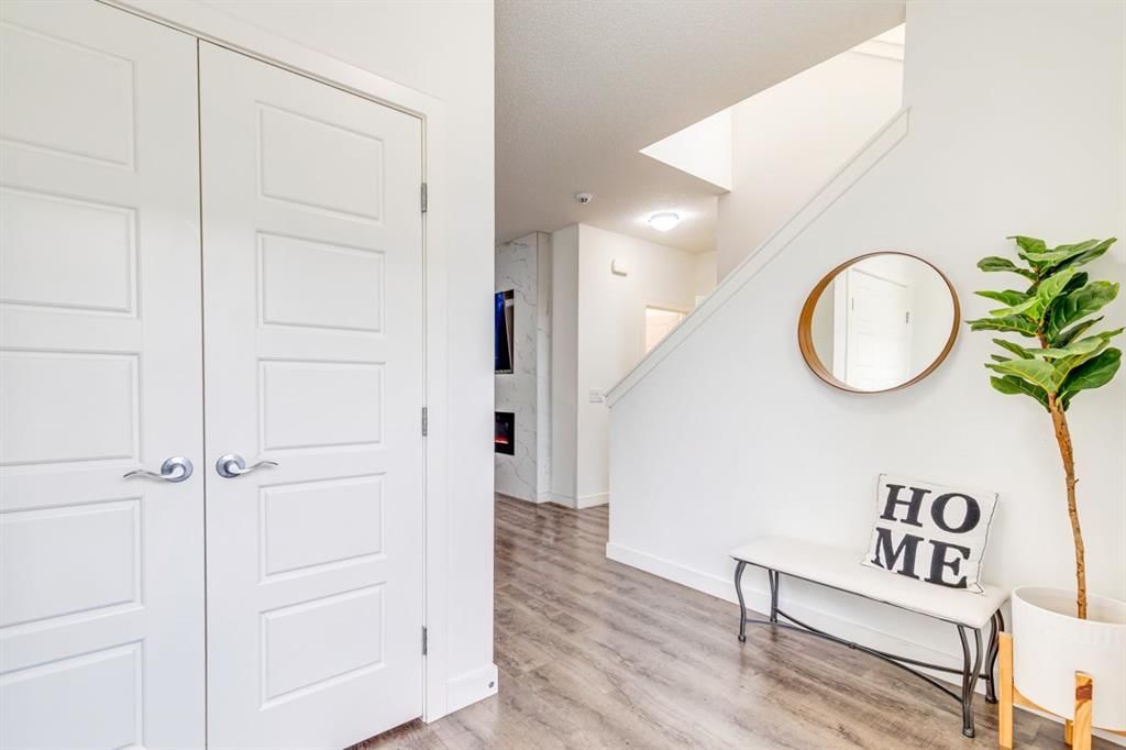 24 Corner Meadows Park NE, Calgary — photo 4 of 48