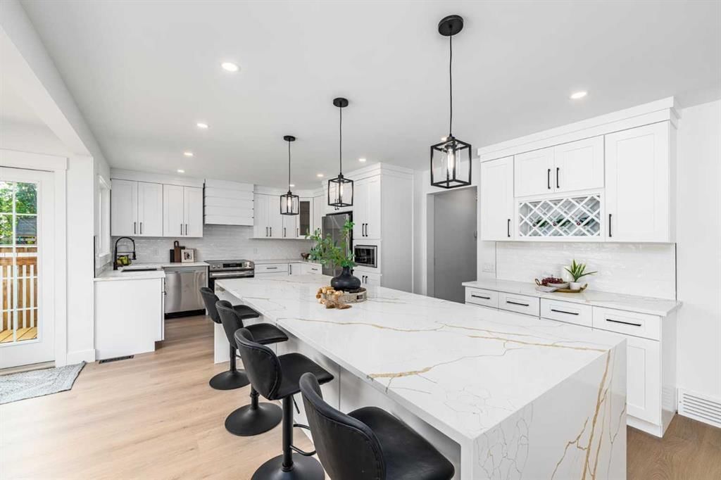 28 Sunlake Circle SE, Calgary — main listing photo