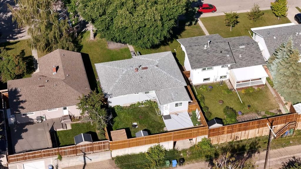 52 Fay Road SE, Calgary — photo 3 of 35
