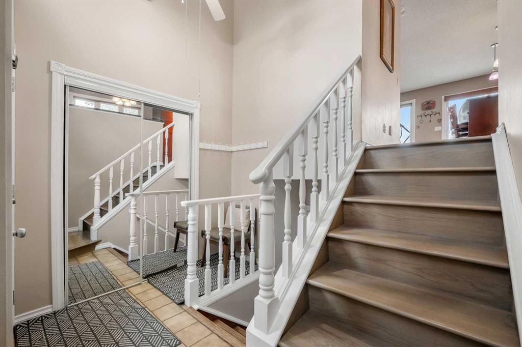 34 Cascade Place, Cochrane — photo 5 of 50