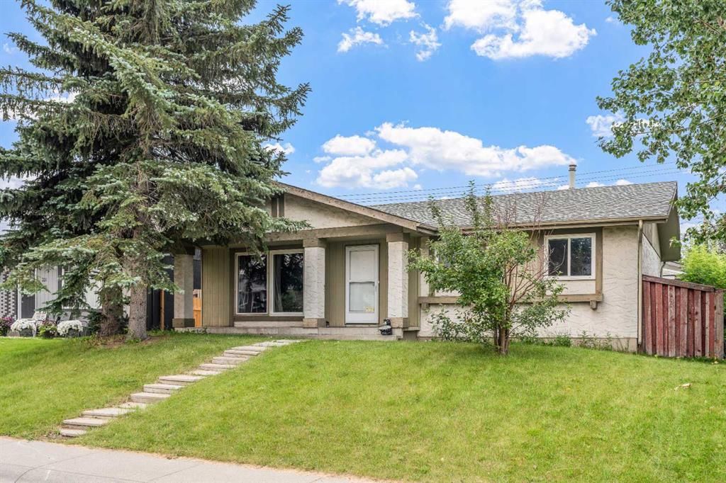 227 Manora Crescent NE, Calgary — photo 2 of 44