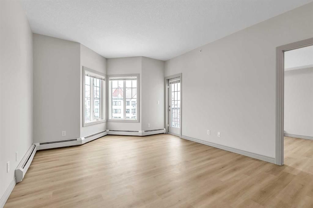 412, 70 Royal Oak Plaza NW, Calgary — photo 2 of 26