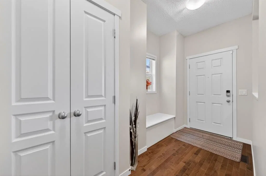 218 River Heights Green, Cochrane — photo 5 of 39