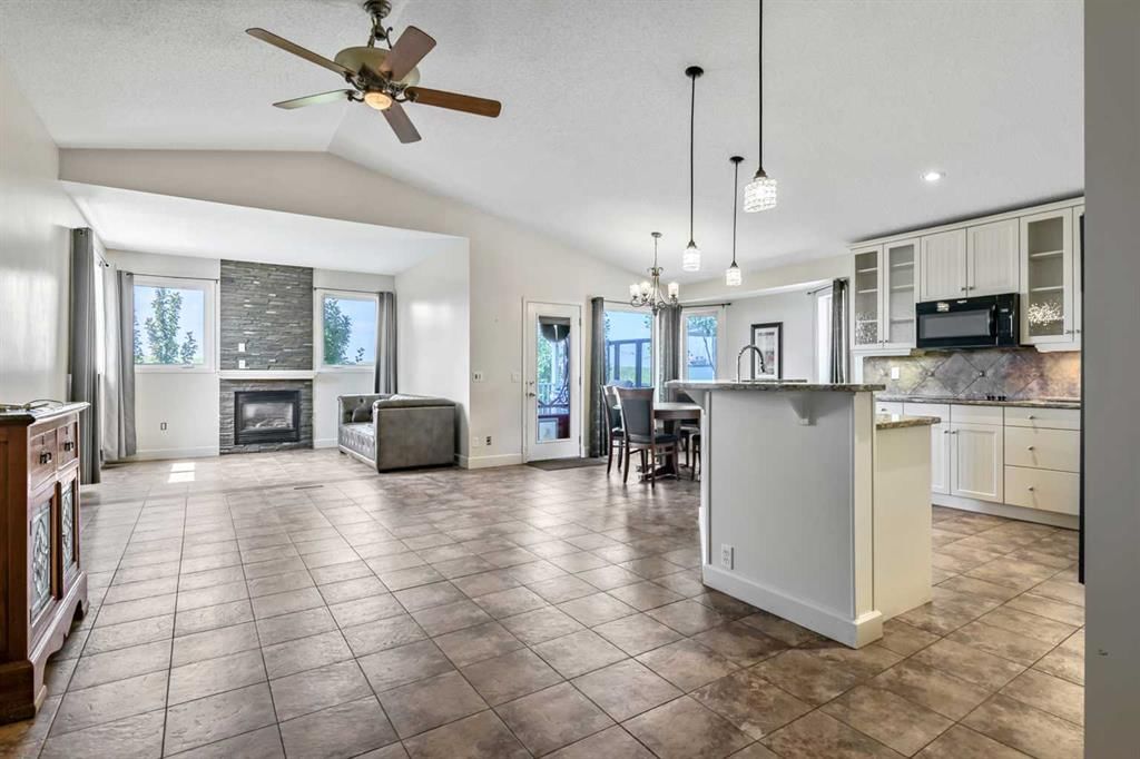 443 Riverside Green NW, High River — photo 4 of 29