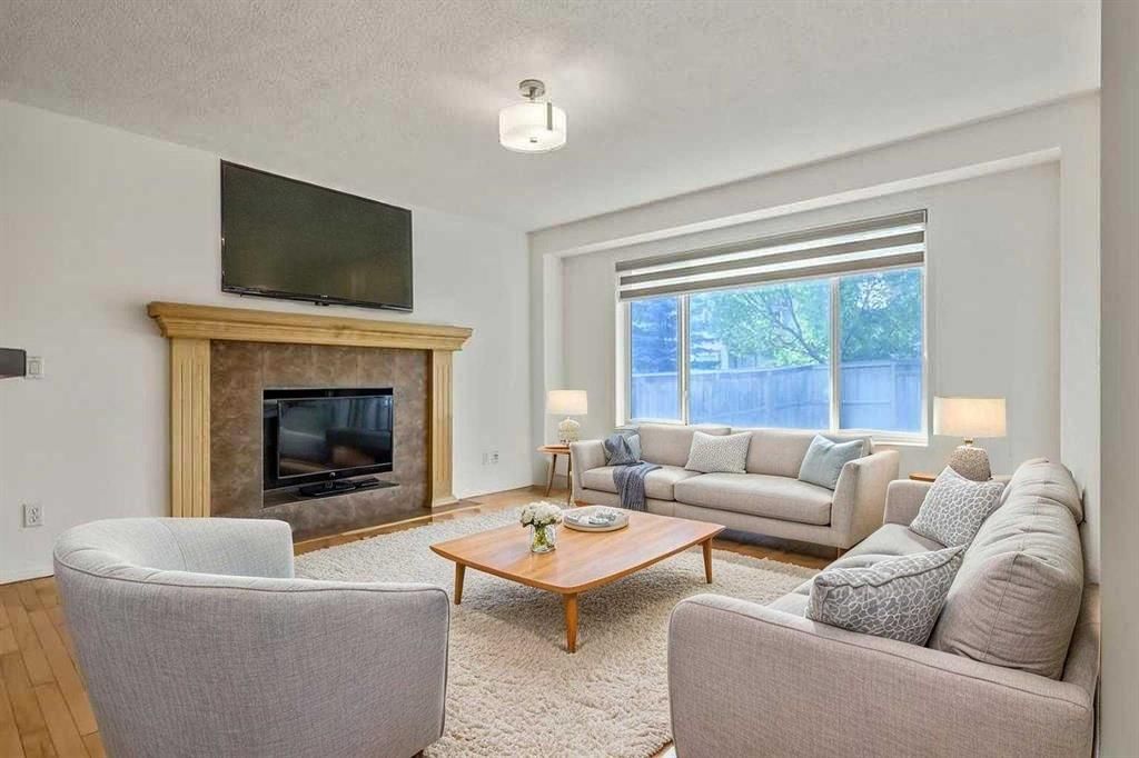 280 Panora Close NW, Calgary — photo 2 of 33