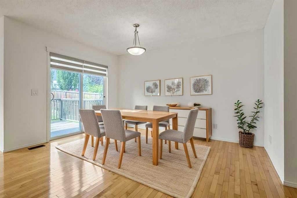 280 Panora Close NW, Calgary — photo 3 of 33