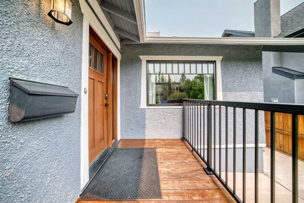 226 Superior Avenue SW, Calgary — photo 3 of 50