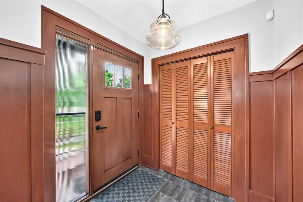 226 Superior Avenue SW, Calgary — photo 4 of 50