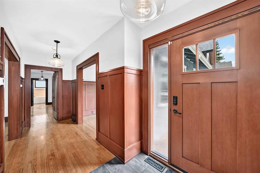 226 Superior Avenue SW, Calgary — photo 5 of 50