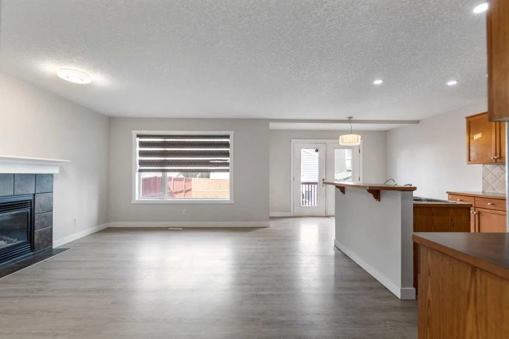 124 Saddlecrest Boulevard NE, Calgary — photo 4 of 28