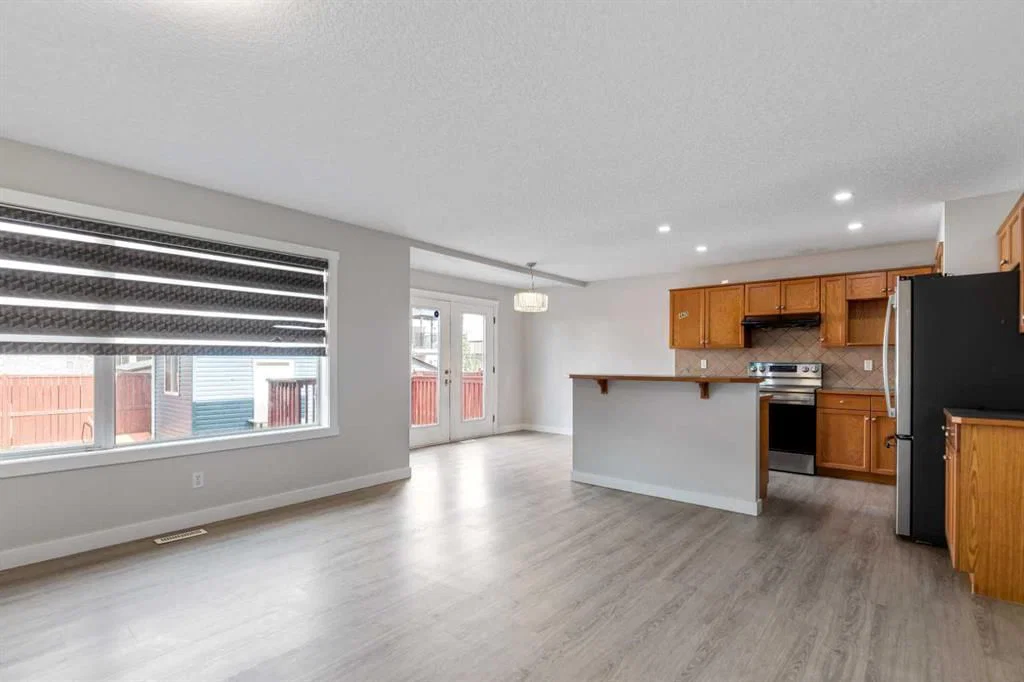 124 Saddlecrest Boulevard NE, Calgary — photo 5 of 28