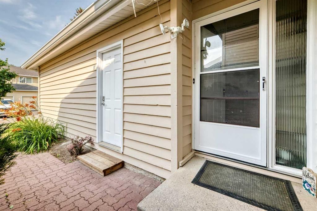 371 Point Mckay Gardens NW, Calgary — photo 2 of 31