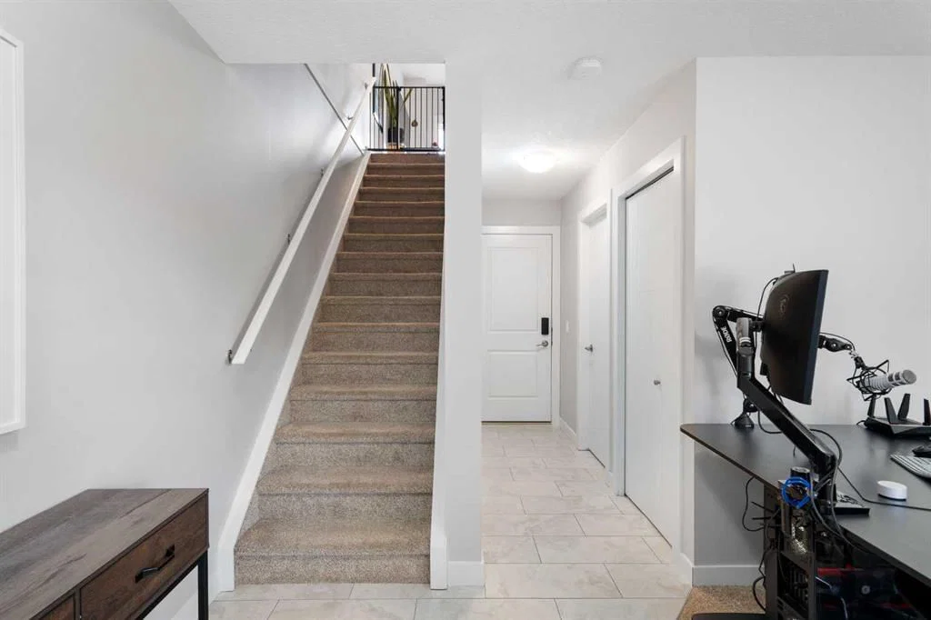 426 Nolan Hill Boulevard NW, Calgary — photo 4 of 26