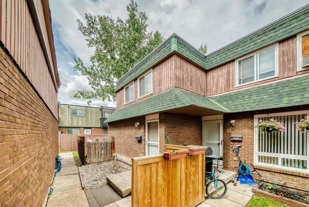 11, 11240 6 Street SW, Calgary — main listing photo