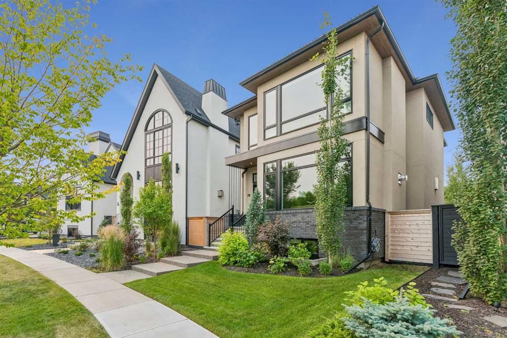78 Valour Circle SW, Calgary — photo 2 of 47