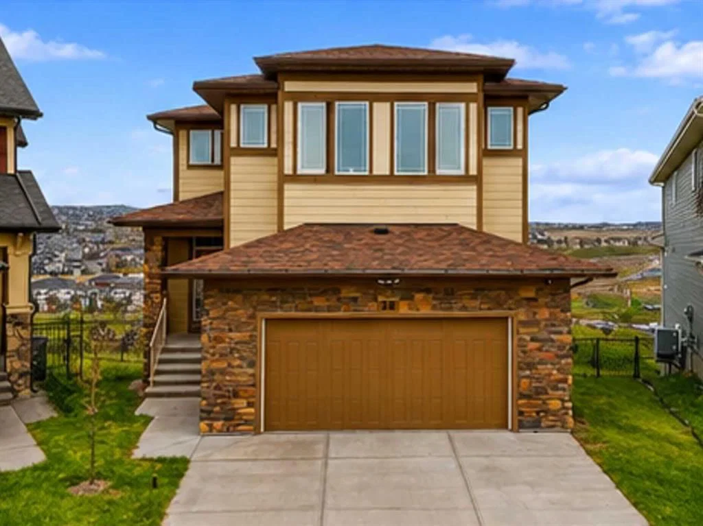 30 Evansborough View NW, Calgary — photo 2 of 48