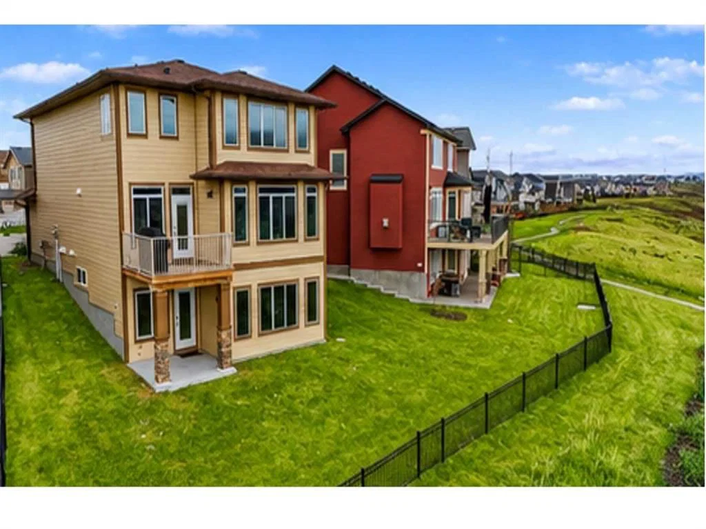 30 Evansborough View NW, Calgary — photo 3 of 48