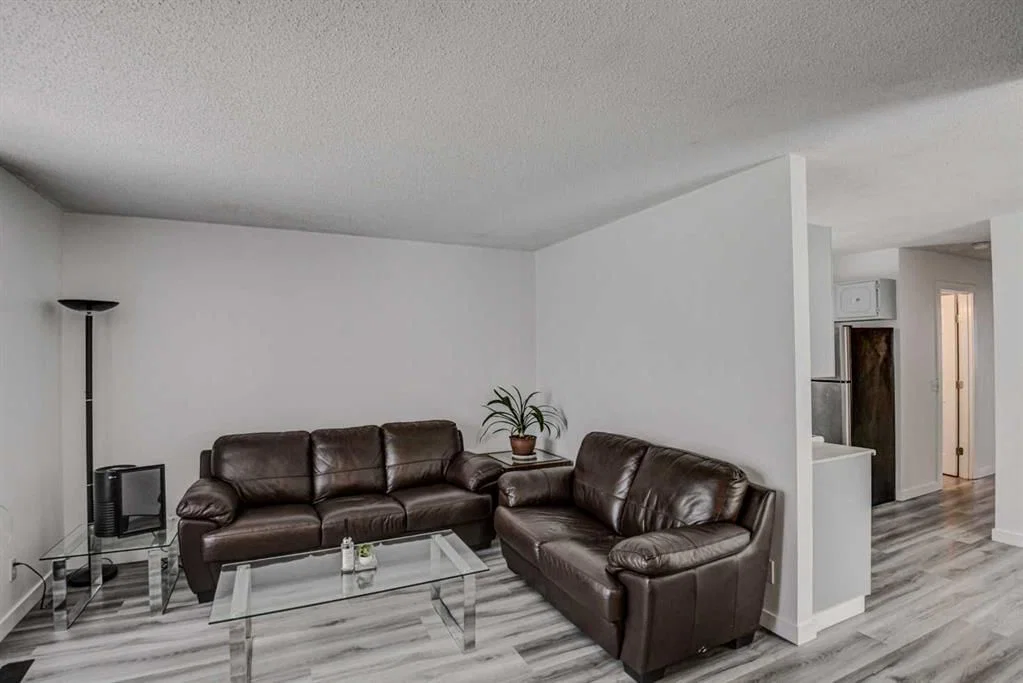 184 Erin Croft Crescent SE, Calgary — photo 3 of 31