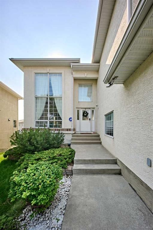 46 Hampstead Manor NW, Calgary — photo 3 of 50