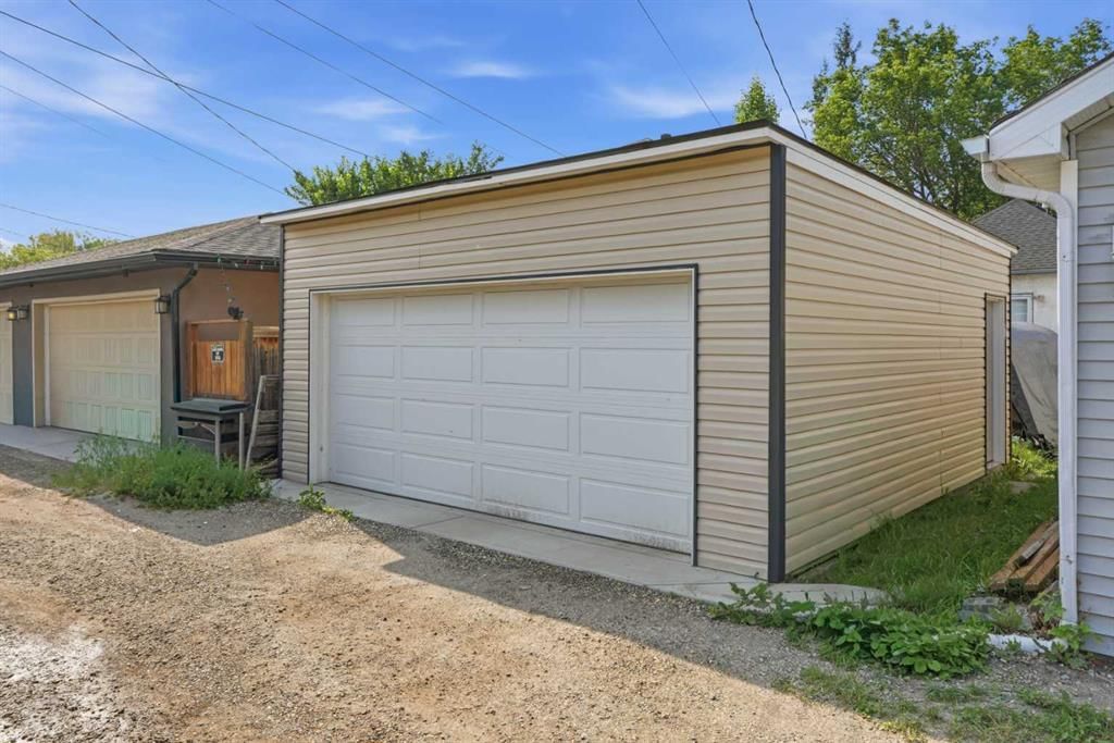 1420 18 Avenue NW, Calgary — photo 3 of 7