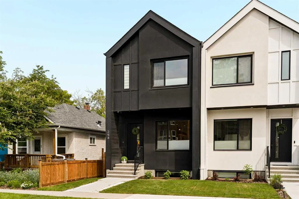 258 17 Avenue NE, Calgary — photo 2 of 44