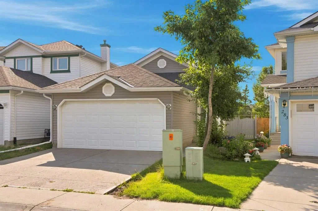 279 Coral Springs Circle NE, Calgary — main listing photo